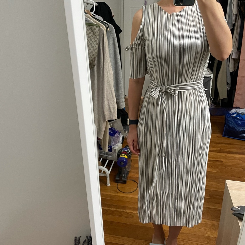 Cold shoulder midi dress